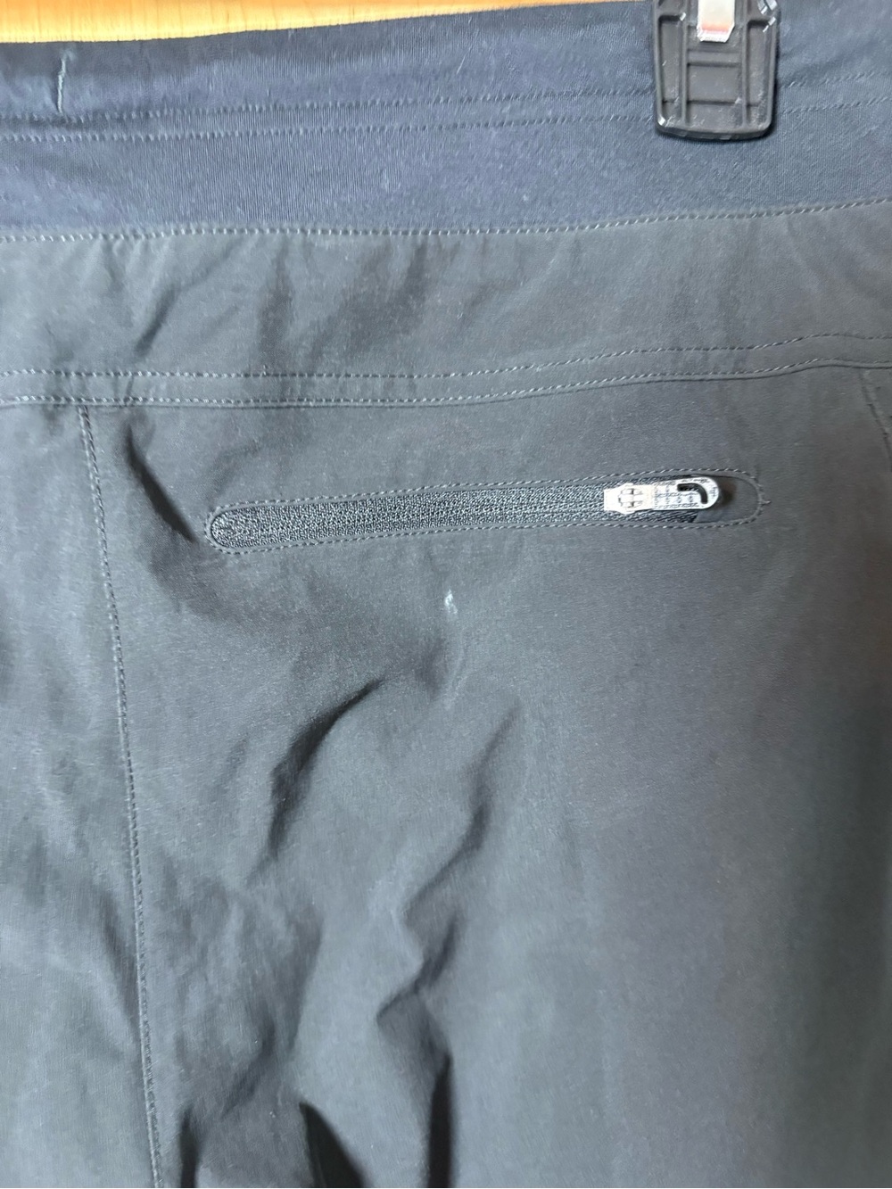 Lolë Women’s Black Technical Stretch Pants M Ankle Zip Travel Hiking - Picture 3 of 10